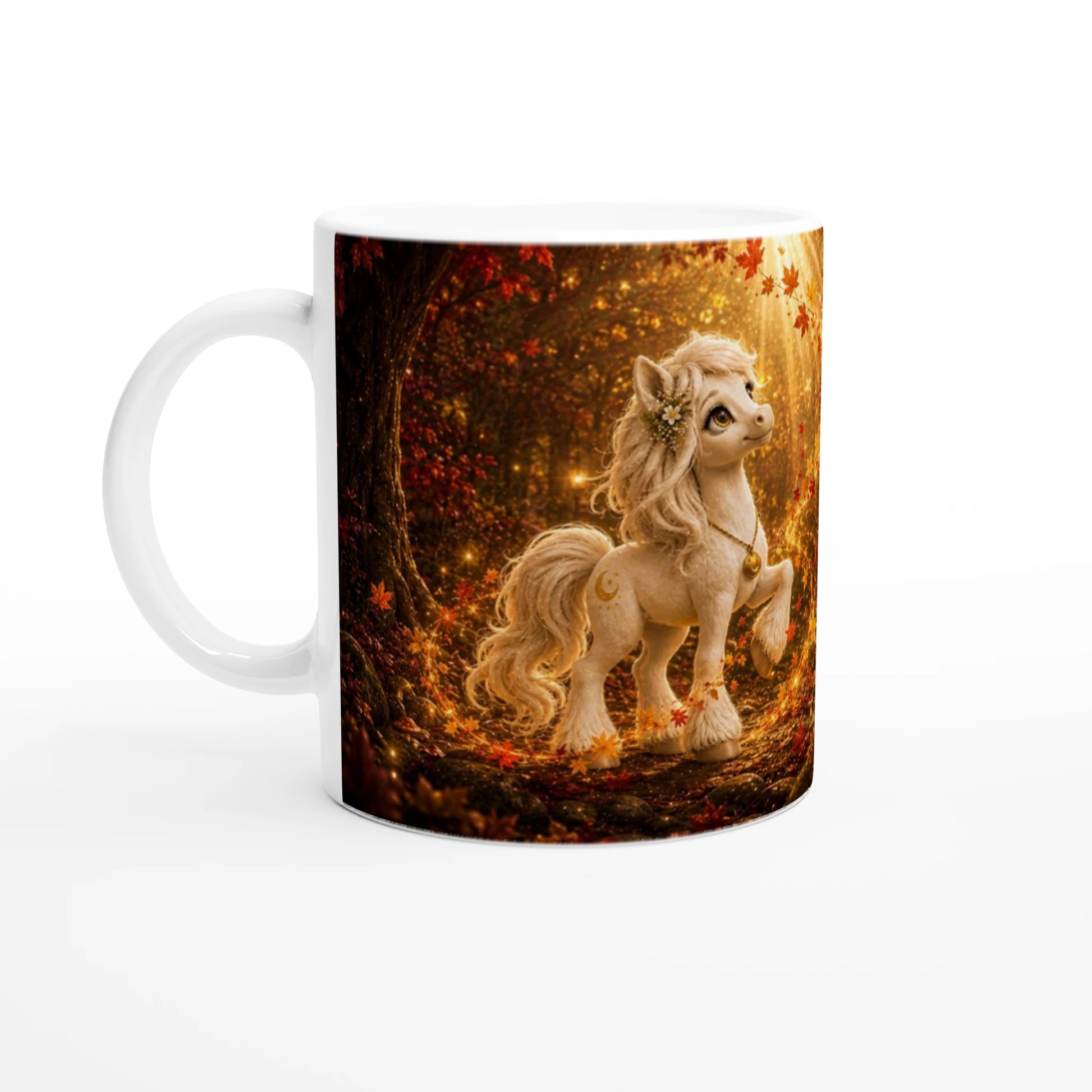 Goldhain Herbsttasse Collectors Edition mit Liv im leuchtenden rotgoldenen Herbstwald, gezeigt vor weißem Hintergrund 