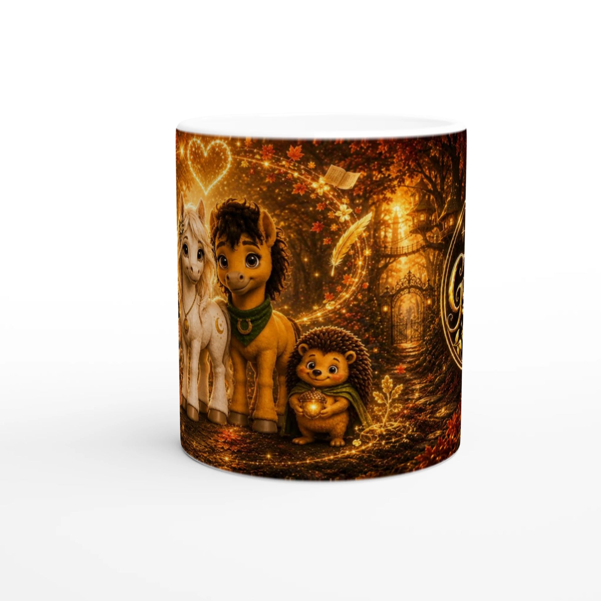 Seitenansicht der Goldhain Herbsttasse Collectors Edition mit Liv, Milo und Fips vor einer leuchtenden Waldtür