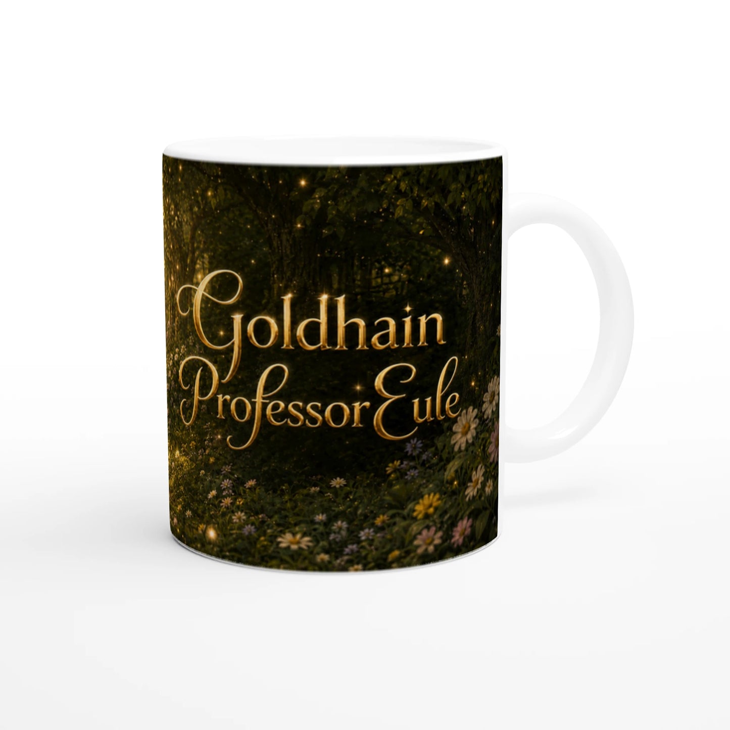 Rückseite der Professor-Eule-Goldhain-Tasse mit goldenem Schriftzug und leuchtenden Blumen im magischen Wald.